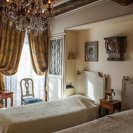 Hotel Caron De Beaumarchais Paryż Zewnętrze zdjęcie